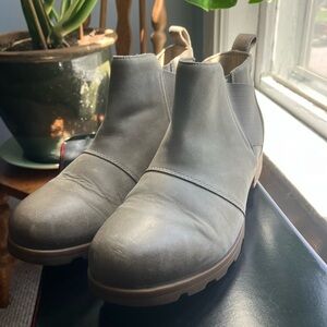 Sorel Women's Emelie Chelsea Pull On Ankle Boots Suede Taupe